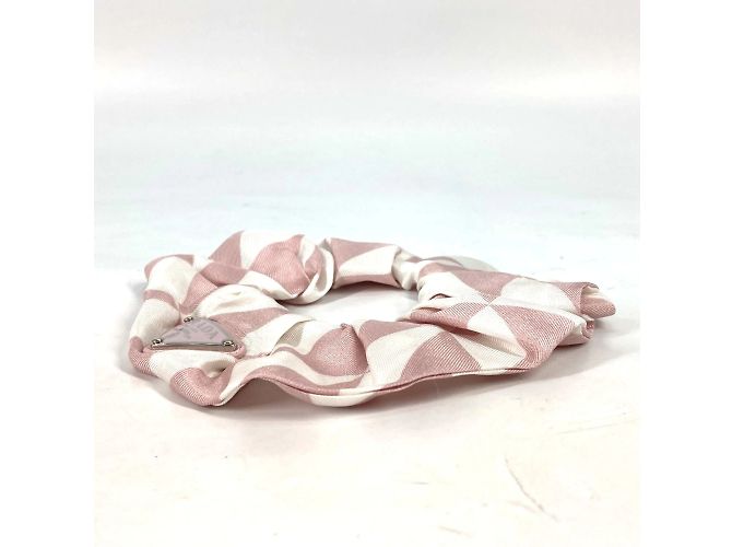 Acessório de cabelo com logo triangular da Prada Rosa - vista 4