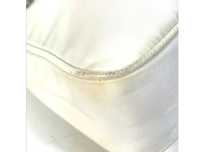 Borsa a spalla in tessuto bianco Prada con pochette - vista 15