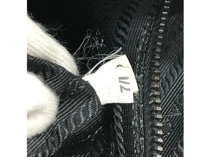 Borsa a spalla in pelle nera Prada VA0802 Nero - vista 16