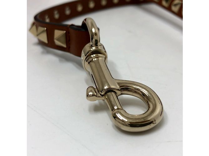 Coleira Valentino Pets em marrom com hardware dourado - vista 5