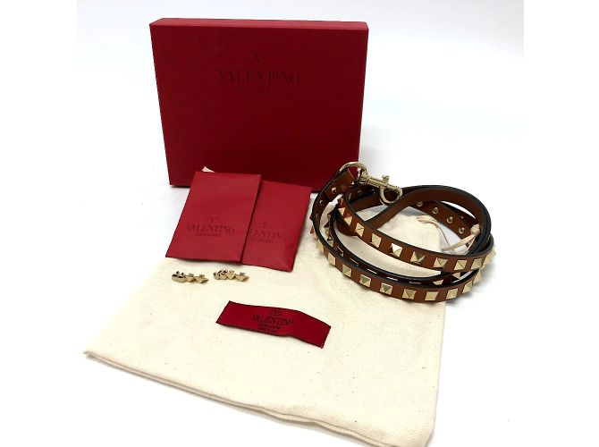 Coleira Valentino Pets em marrom com hardware dourado - vista 8