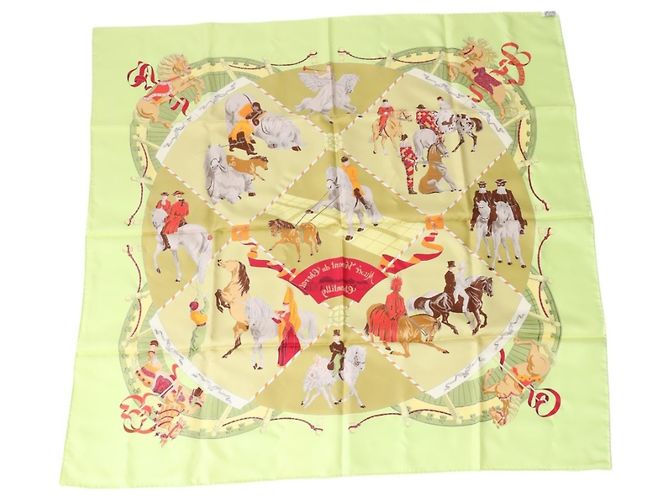 Hermès Lenço de seda do Museu do Cavalo do Castelo de Chantilly Hermes Verde Amarelo - vista 2