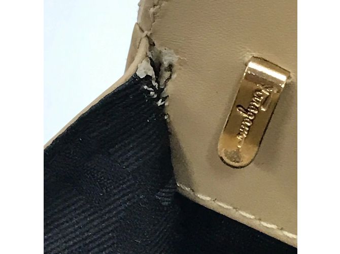 Borsa in pelle beige Salvatore Ferragamo - vista 14