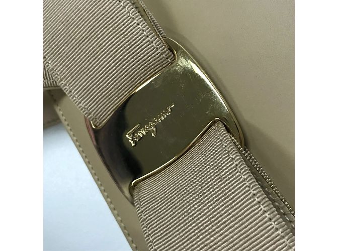 Borsa in pelle beige Salvatore Ferragamo - vista 3