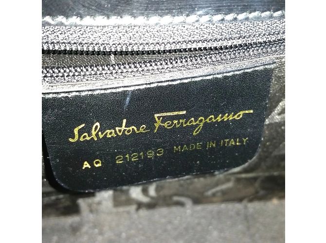 Borsa Gancini di Salvatore Ferragamo Nero - vista 13