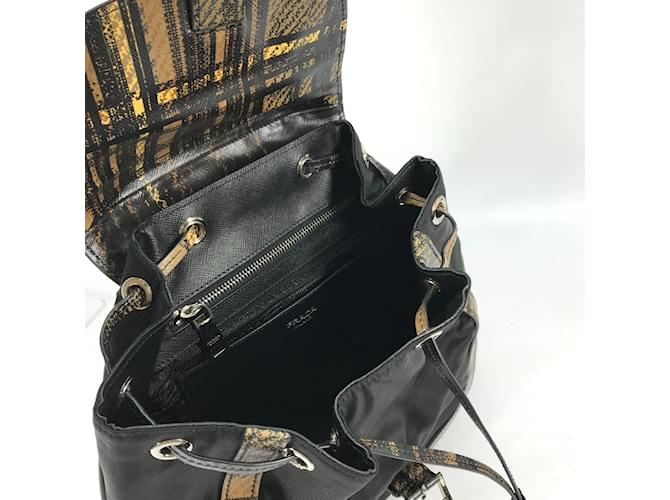 Mochila com logo triangular Prada Preto - vista 12