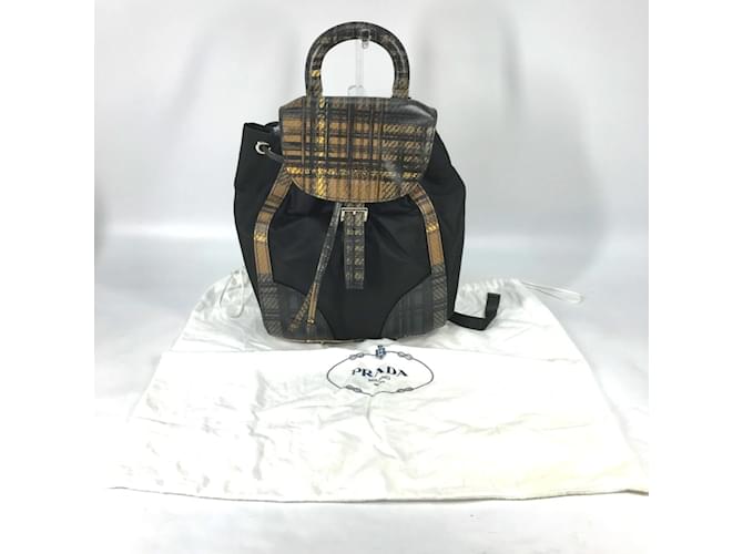 Mochila com logo triangular Prada Preto - vista 16