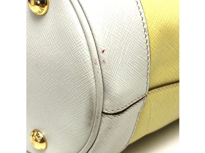Borsa a spalla in pelle gialla Prada B2442B Giallo - vista 5