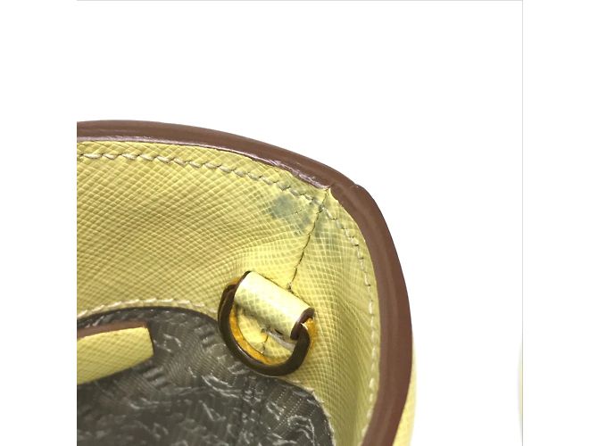 Borsa a spalla in pelle gialla Prada B2442B Giallo - vista 6