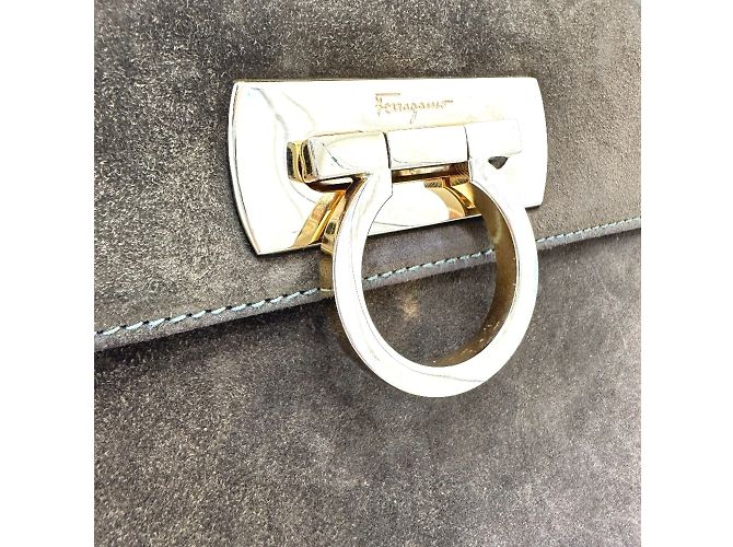 Borsa a mano Gancini di Salvatore Ferragamo Marrone - vista 8