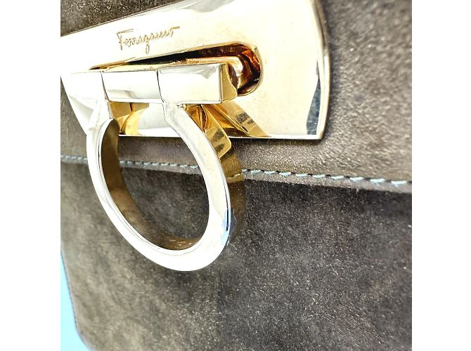 Borsa a mano Gancini di Salvatore Ferragamo Marrone - vista 9