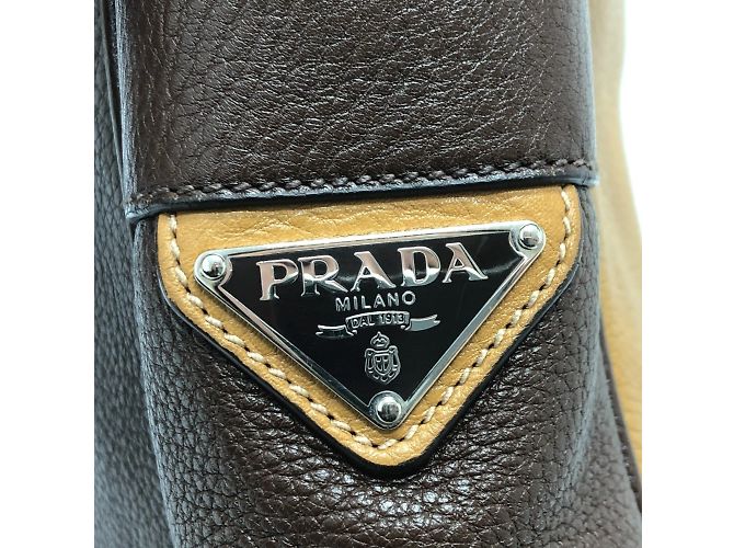 Borsa a spalla in pelle marrone Prada - vista 8