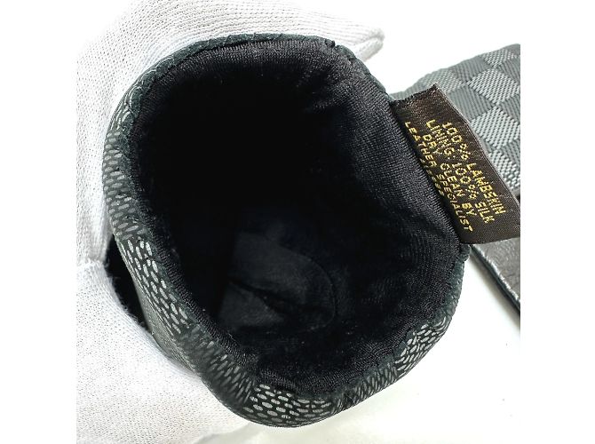 Guanti Damier Graphite M58327 di Louis Vuitton Nero - vista 8