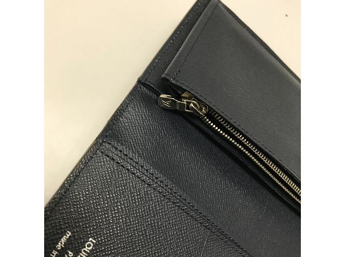 Louis Vuitton Epi Long Wallet in Navy Navy blue - view 10