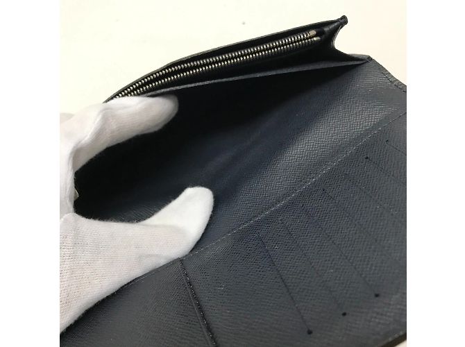 Louis Vuitton Epi Long Wallet in Navy Navy blue - view 9