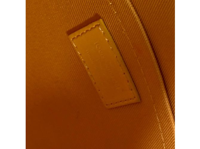 Louis Vuitton M21438 LV Aerogram Borsa a spalla 2WAY Giallo - vista 17