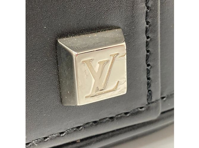 Borsa per occhiali Monogram M92234 di Louis Vuitton Nero - vista 10