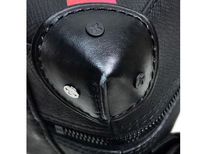 Zaino Louis Vuitton Taiga Rainbow Nero - vista 7