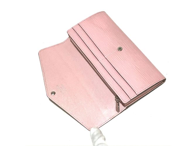 Cartera plegada Epi Louis Vuitton en Rosa Nacre Pink - vista 5