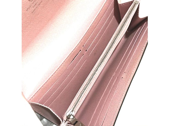 Cartera plegada Epi Louis Vuitton en Rosa Nacre Pink - vista 6