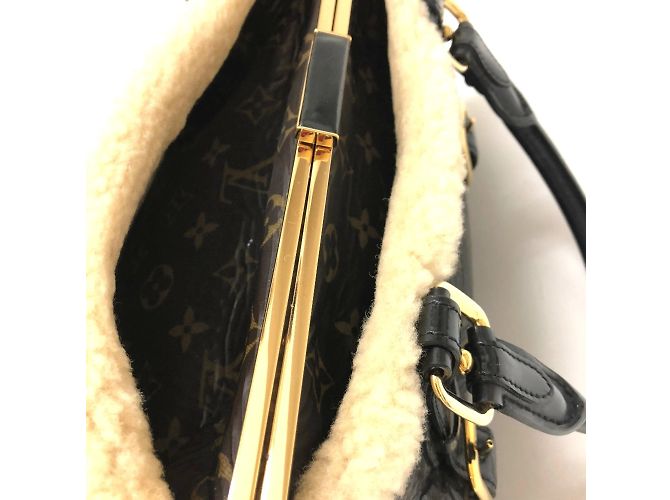 Borsa da viaggio Monogram in shearling Louis Vuitton Marrone - vista 6