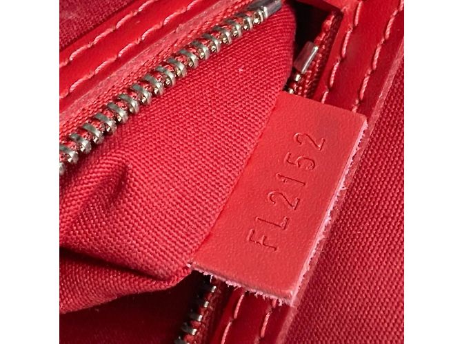 Borsa Epi M4030E di Louis Vuitton Rosso - vista 16