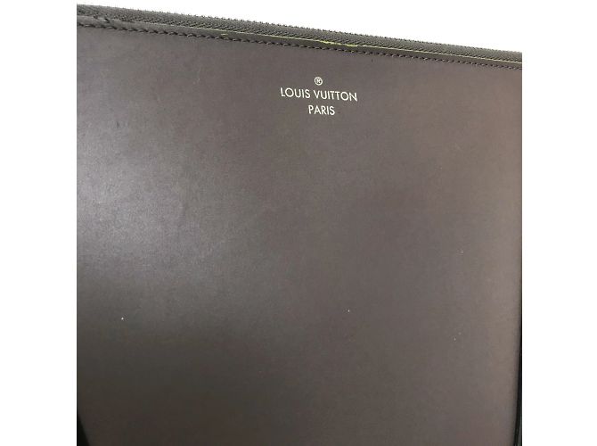 Borsa clutch in pelle grigia Louis Vuitton Marrone - vista 5