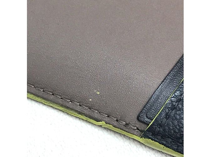 Borsa clutch in pelle grigia Louis Vuitton Marrone - vista 6
