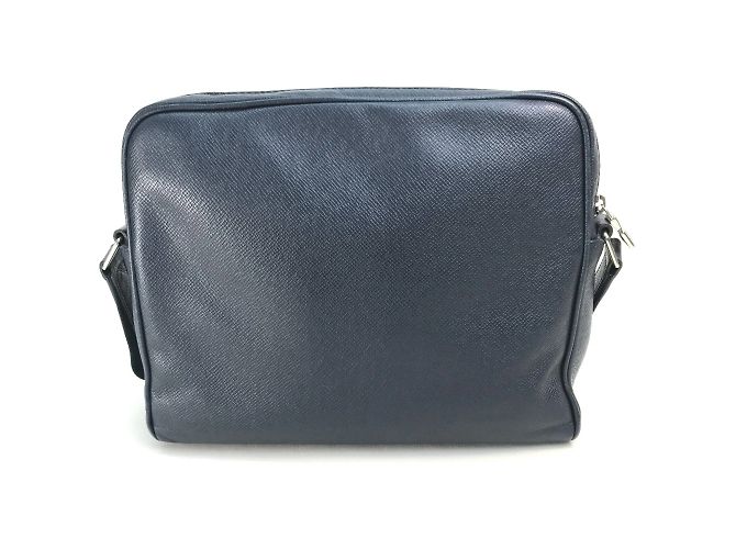 Borsa a Spalla Louis Vuitton Taiga Blu navy - vista 2
