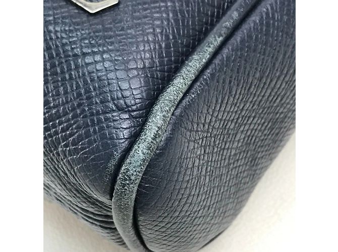 Borsa a Spalla Louis Vuitton Taiga Blu navy - vista 3