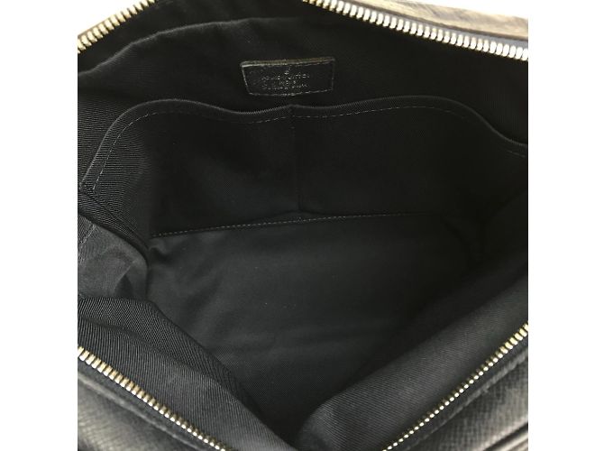 Borsa a Spalla Louis Vuitton Taiga Blu navy - vista 9