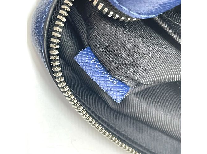 Borsa a spalla Taiga M33437 di Louis Vuitton Blu - vista 11