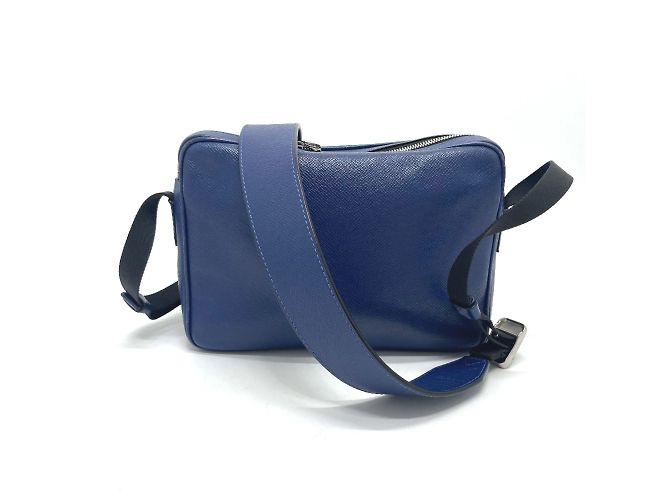 Borsa a spalla Taiga M33437 di Louis Vuitton Blu - vista 2