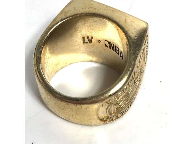 Anello di accessori Louis Vuitton MP2864 LV x NBA Porpora - vista 4