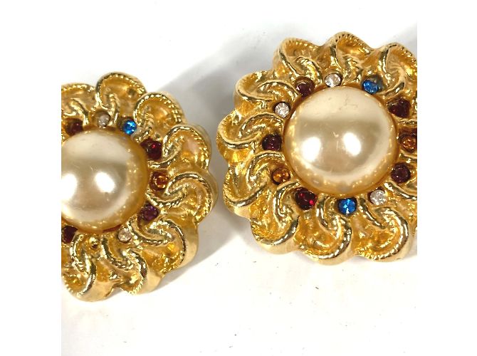 Timeless Vintage Gold Ohrstecker von Chanel Golden - Ansicht 2