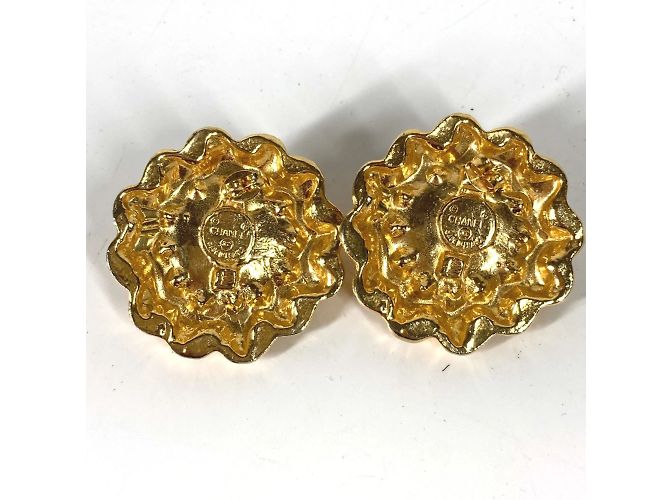 Timeless Vintage Gold Ohrstecker von Chanel Golden - Ansicht 3