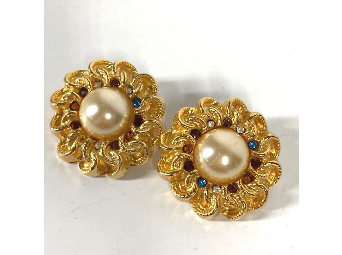 Timeless Vintage Gold Ohrstecker von Chanel Golden - Ansicht 7