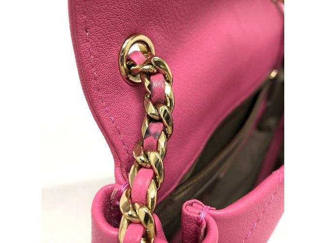 Chanel Pink Leather Shoulder Bag - view 10