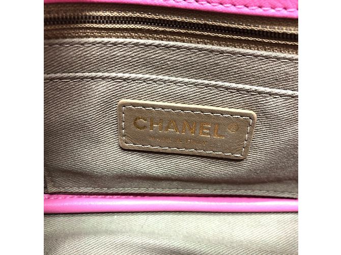 Chanel Pink Leather Shoulder Bag - view 13