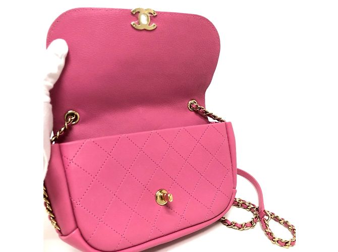 Chanel Pink Leather Shoulder Bag - view 9
