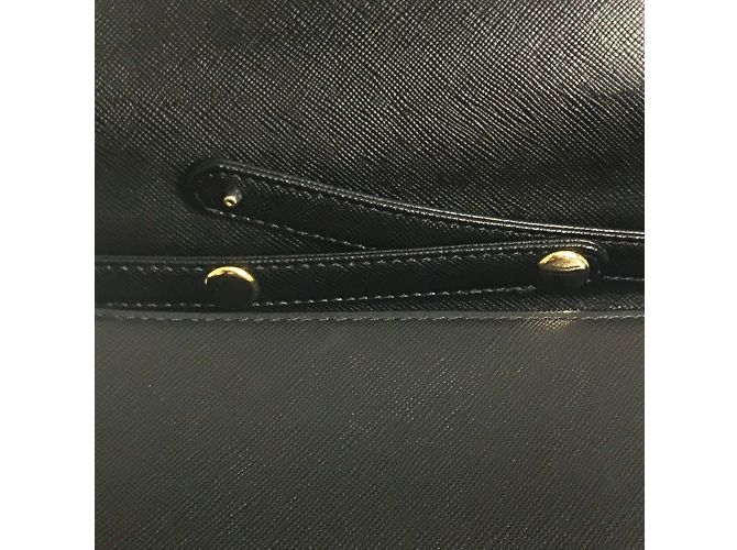 Schwarze Lederhandtasche von Givenchy - Ansicht 15