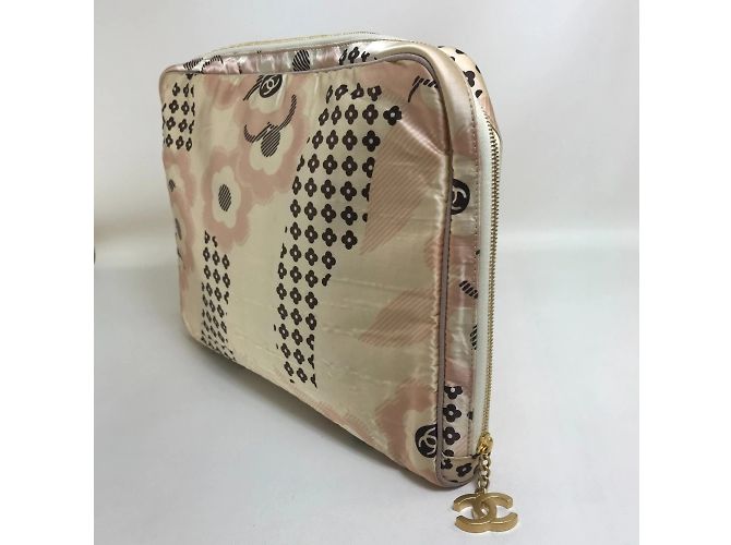 Set di cuscini e pochette per maschera per gli occhi Chanel Pink Rosa - vista 9