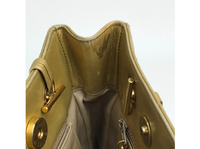 Borsa Chanel Coco Ball in pelle oro D'oro - vista 9