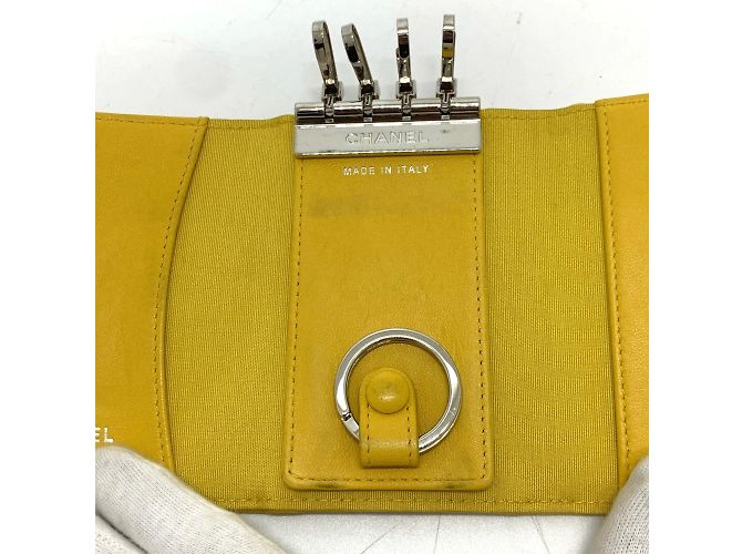 Llaveiro de cuero amarillo Chanel - vista 11