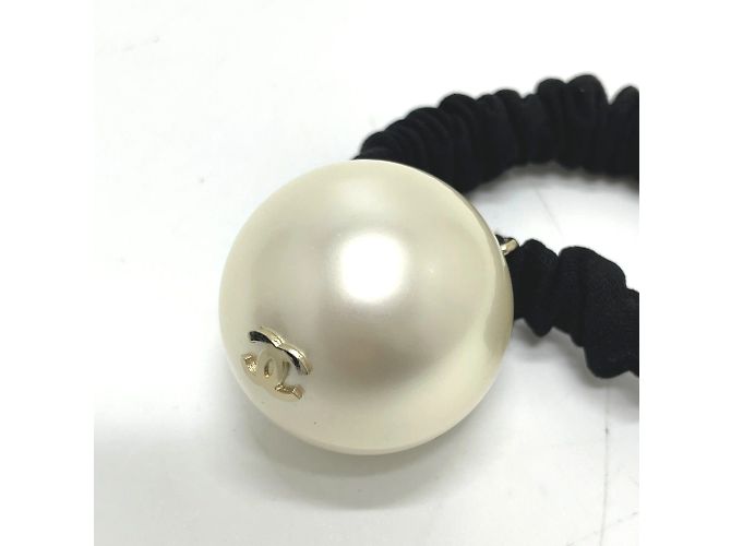 Chanel CC Marchio F22V Gomma per Capelli Nero - vista 3