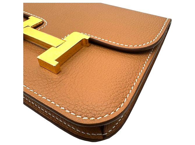 Monedero Constance de Hermès Castaño Dorado - vista 3