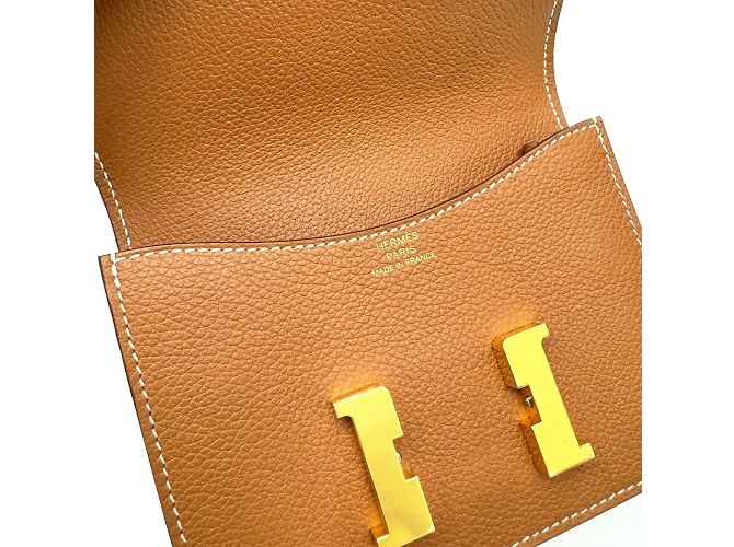 Monedero Constance de Hermès Castaño Dorado - vista 7