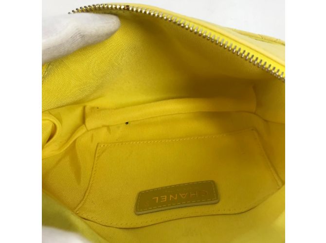 Borsa a cintura con catena Chanel A57832 Giallo - vista 11