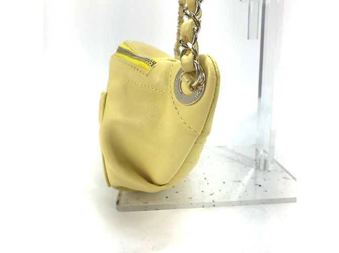 Borsa a cintura con catena Chanel A57832 Giallo - vista 6