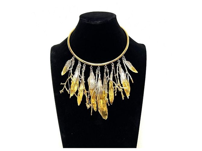Collana choker V essenziale in piume Louis Vuitton D'oro - vista 9